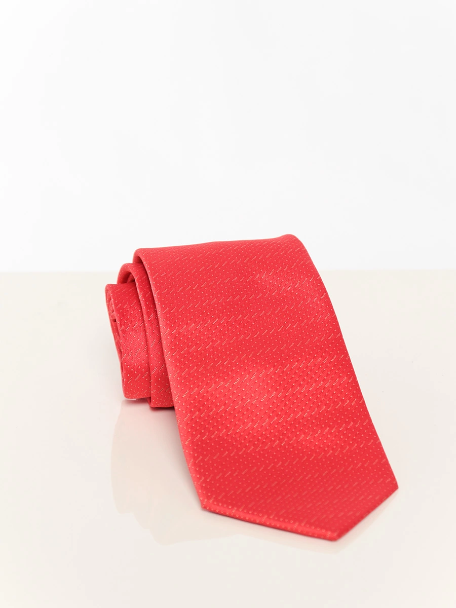 Красный галстук в ассортименте